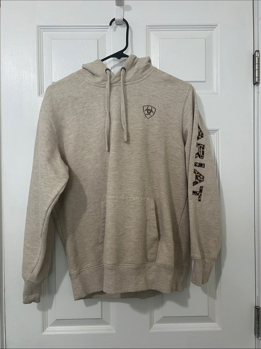 Ariat Heather Sand Pullover Hoodie with cheetah Sleeve Logo